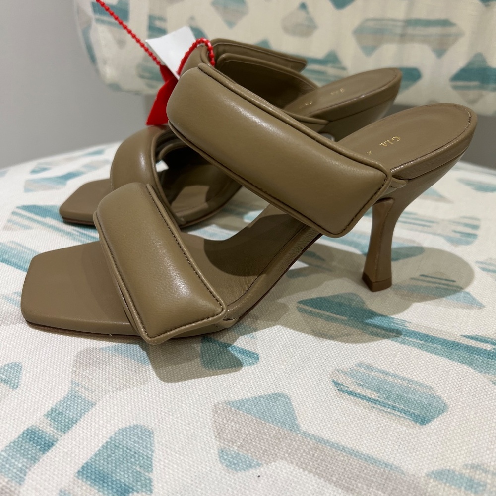 Mules - Picture 2 of 6